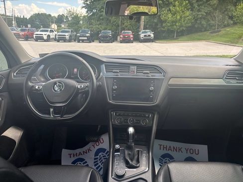 Used 2018 Volkswagen Tiguan SE w/ Panoramic Sunroof Package AWD/4WD image 23