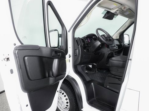 Used 2024 RAM ProMaster 2500 w/ Convenience Group image 21