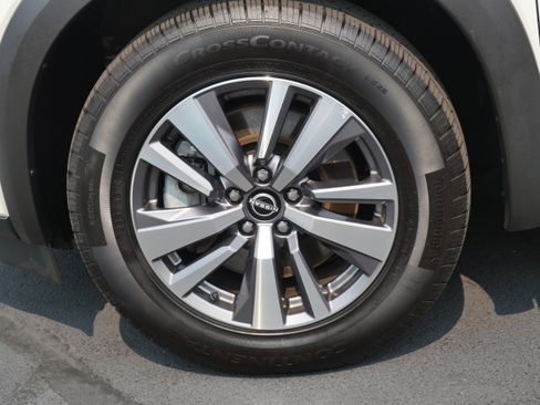 Used 2023 Nissan Pathfinder SL AWD/4WD image 10