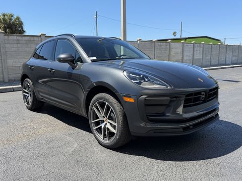 New 2026 Porsche Macan image 8