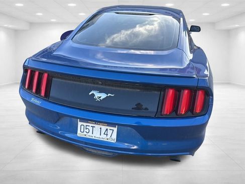 Used 2017 Ford Mustang EcoBoost image 7