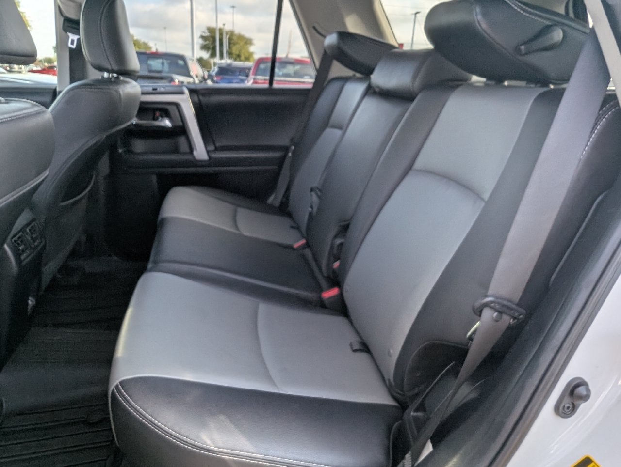 Used 2021 Toyota 4Runner SR5 Premium AWD/4WD image 28