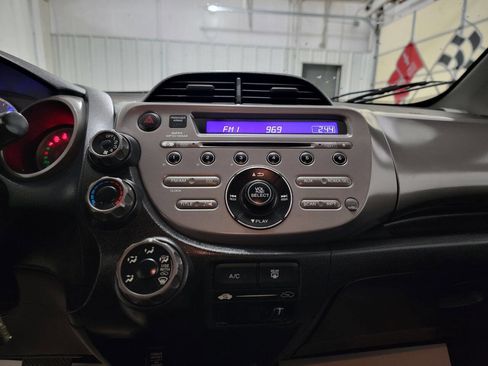 Used 2010 Honda Fit image 31