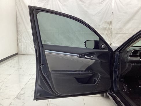 Used 2017 Honda Civic Touring image 18