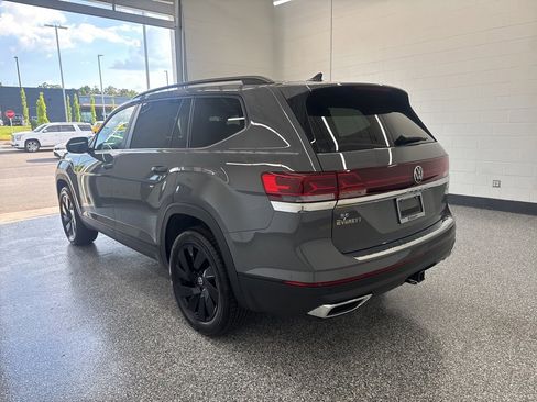 New 2026 Volkswagen Atlas SE image 2