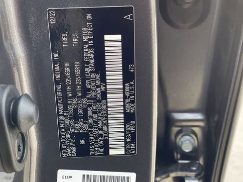 Used 2023 Toyota Highlander LE image 28