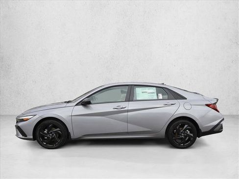 Certified 2026 Hyundai Elantra Sport FWD image 8