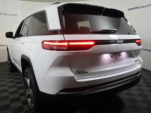 New 2026 Jeep Grand Cherokee Limited image 9