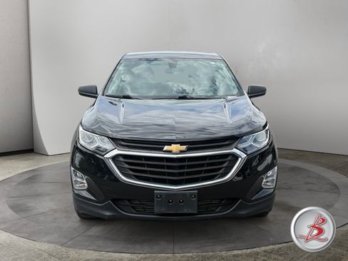 Used 2018 Chevrolet Equinox LS FWD image 2