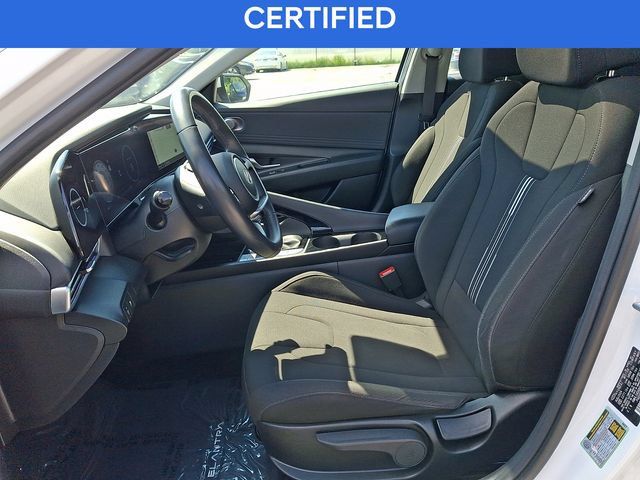 Used 2025 Hyundai Elantra SEL FWD image 13
