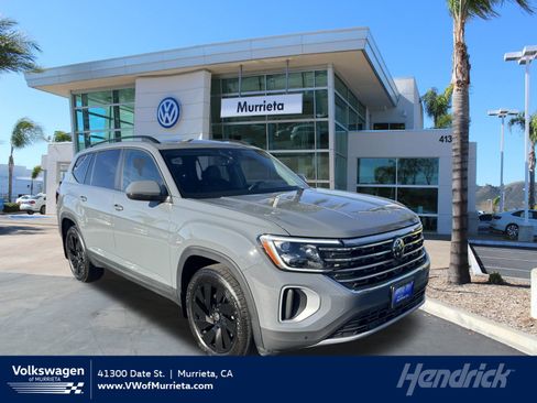 Certified 2025 Volkswagen Atlas SE w/ Panoramic Sunroof Package image 1