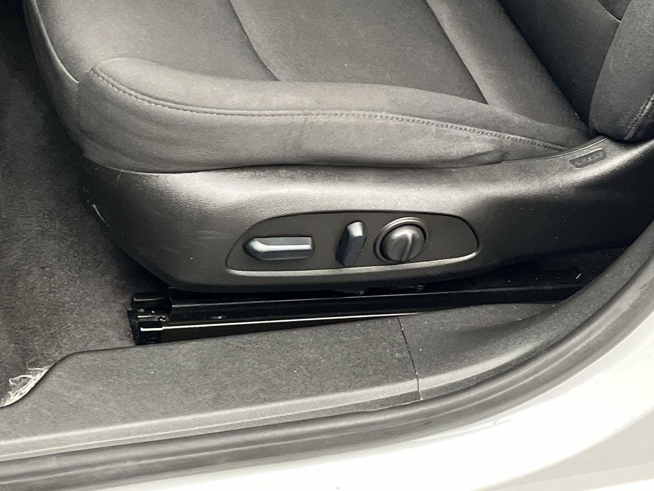Used 2023 Chevrolet Malibu LT FWD image 9