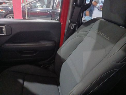 Used 2019 Jeep Wrangler Unlimited Sahara image 29