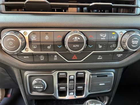 New 2025 Jeep Wrangler Sport S image 24