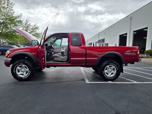 Used 2004 Toyota Tacoma 4x4 Xtracab V6 w/ Convenience Pkg image 21