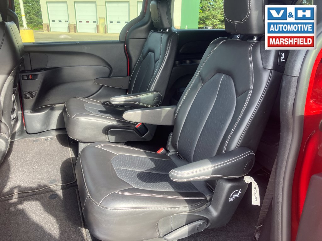 Used 2025 Chrysler Pacifica Select FWD image 24