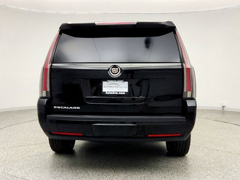 Used 2015 Cadillac Escalade Premium image 6