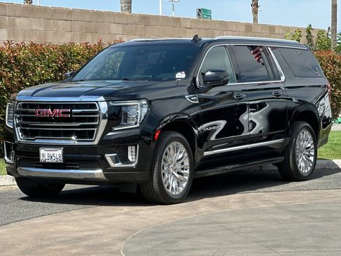 Certified 2023 GMC Yukon XL SLT w/ SLT Premium Package RWD image 8