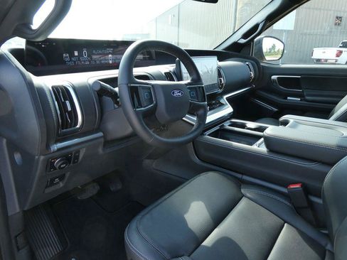 New 2027 Ford Expedition Platinum w/ Stealth Appearance Package AWD/4WD image 23