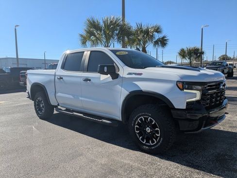 Used 2022 Chevrolet Silverado 1500 ZR2 w/ Technology Package image 3