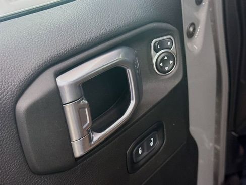 Used 2021 Jeep Wrangler Unlimited Sahara w/ Cold Weather Group image 18