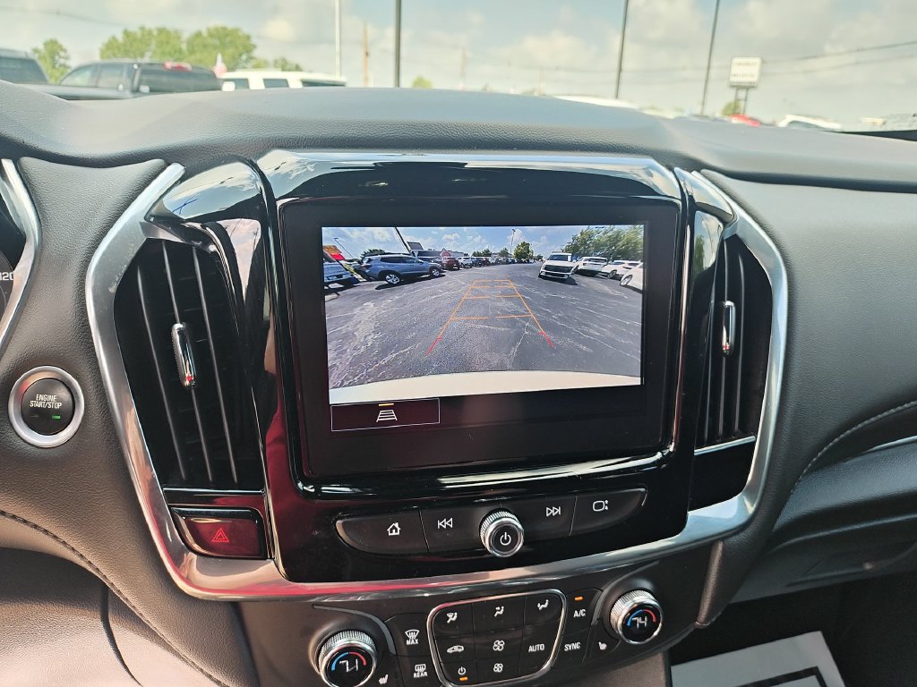 Used 2023 Chevrolet Traverse LT FWD image 17