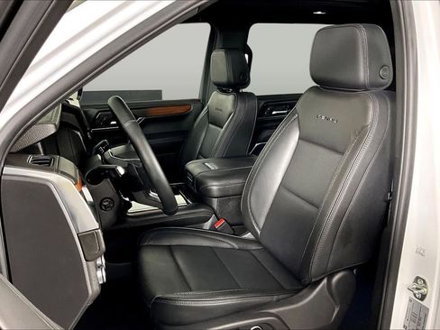 Certified 2026 GMC Yukon XL Denali w/ Sun & Power Step Package RWD image 8
