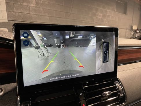 Used 2024 Lincoln Navigator Reserve image 9