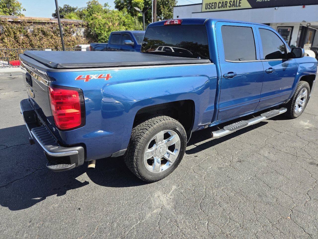 Used 2018 Chevrolet Silverado 1500 LT w/ LT Eassist Package AWD/4WD image 7