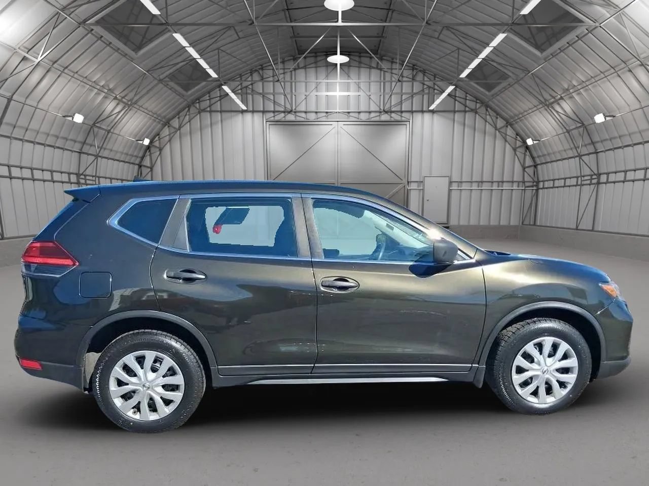 Used 2017 Nissan Rogue S AWD/4WD image 7