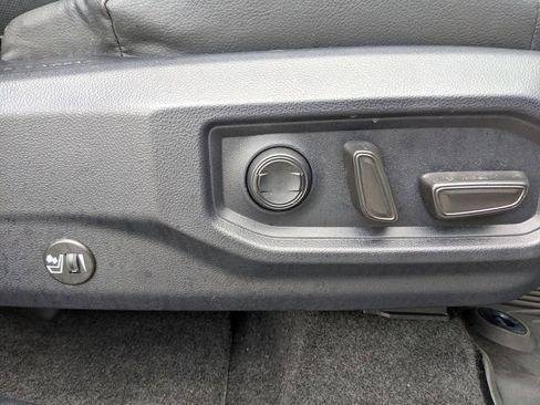 Used 2025 Toyota Tundra Limited image 48