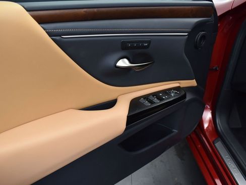 New 2025 Lexus ES 350 w/ Premium Package image 11