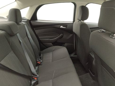 Used 2018 Ford Focus SE FWD image 19