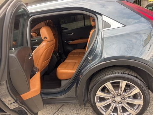 Used 2020 Cadillac XT4 Premium Luxury FWD image 12