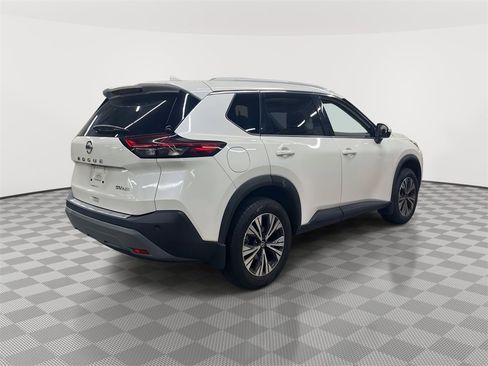 Used 2021 Nissan Rogue SV w/ Premium Package image 4