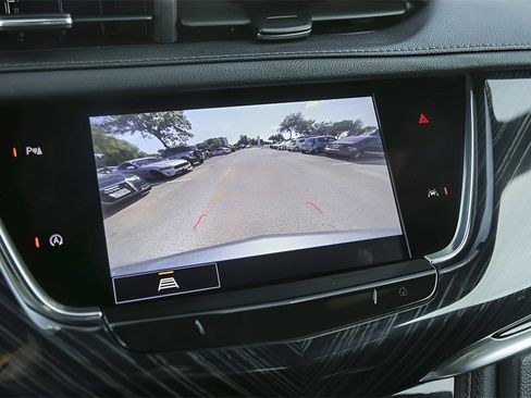 Certified 2025 Cadillac XT6 Premium Luxury image 17