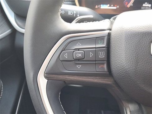 Used 2024 Jeep Grand Cherokee L Limited w/ Luxury Tech Group II AWD/4WD image 30