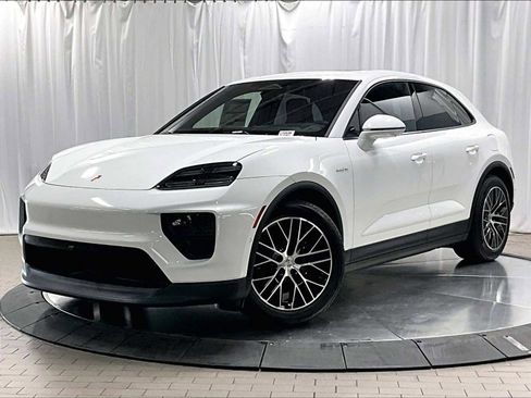Used 2026 Porsche Macan 4 Electric image 1