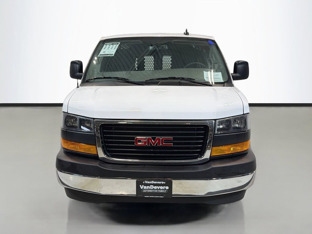 Used 2025 GMC Savana 2500 w/ Driver Convenience Package RWD image 2