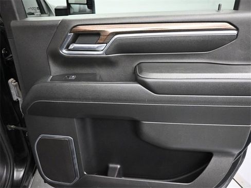 Used 2024 Chevrolet Silverado 2500 LT w/ Z71 Off-Road Package image 17