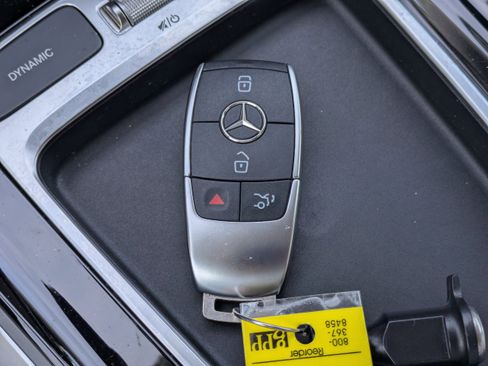 Certified 2025 Mercedes-Benz GLA 250 image 30