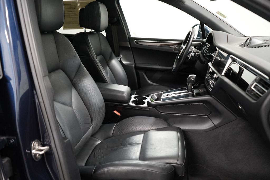 Used 2023 Porsche Macan S AWD/4WD image 30