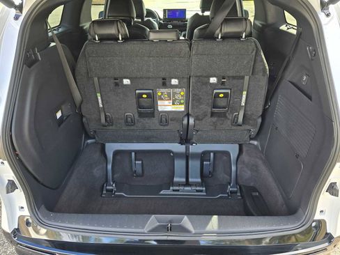 Used 2025 Toyota Sienna Platinum image 14