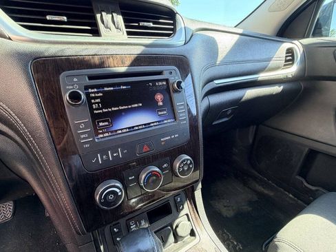 Used 2017 Chevrolet Traverse LT FWD image 13