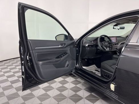 Used 2023 Nissan Altima 2.5 SV image 17