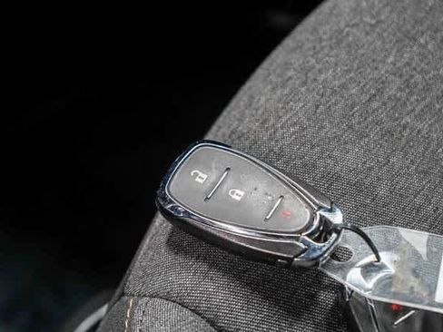 Used 2022 Chevrolet Equinox LT w/ LPO, Floor Liner Package image 28