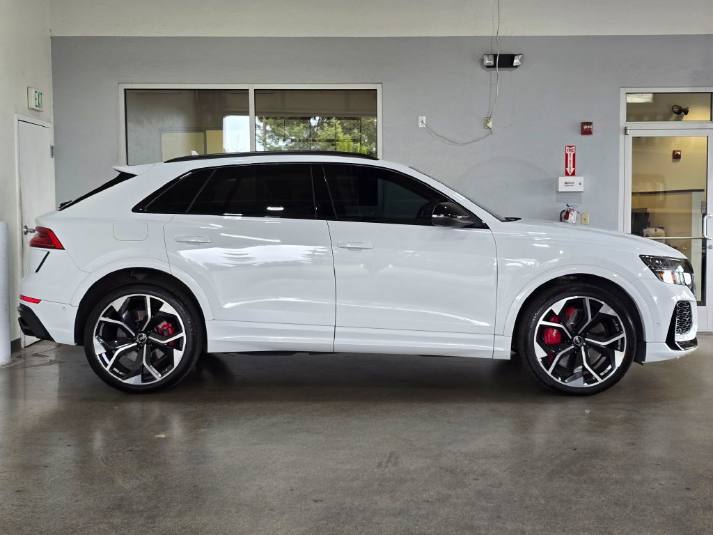 Used 2021 Audi RS Q8 w/ Black Optic Package AWD/4WD image 4