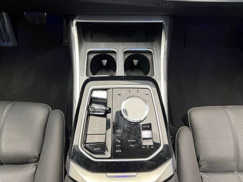 Certified 2024 BMW 760i xDrive w/ Premium Package 2 image 35