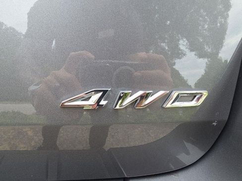 Used 2022 Ford Explorer XLT AWD/4WD image 12