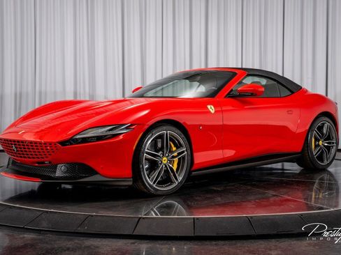 Used 2024 Ferrari Roma Spider image 8